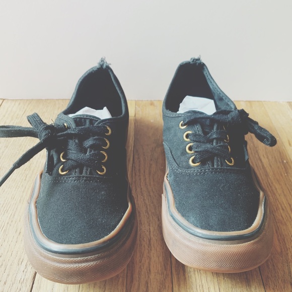 Vans Shoes - 🍋 Vans Gum Authentic Black Skate Shoes